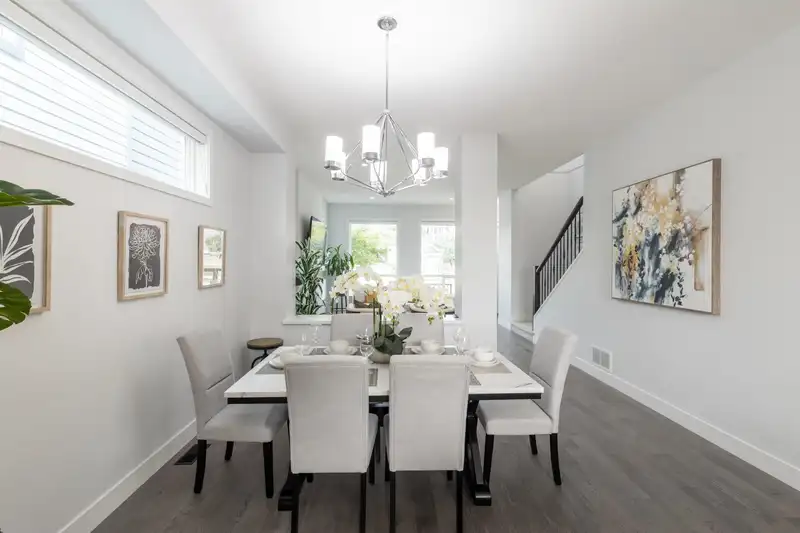 16586 21 AVENUE - photo 4 of 25