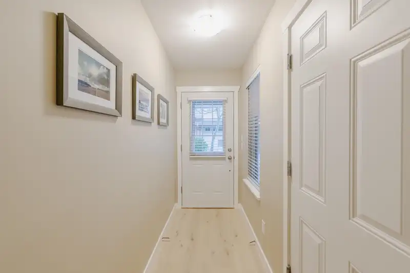 29 15151 34 AVENUE - photo 3 of 39