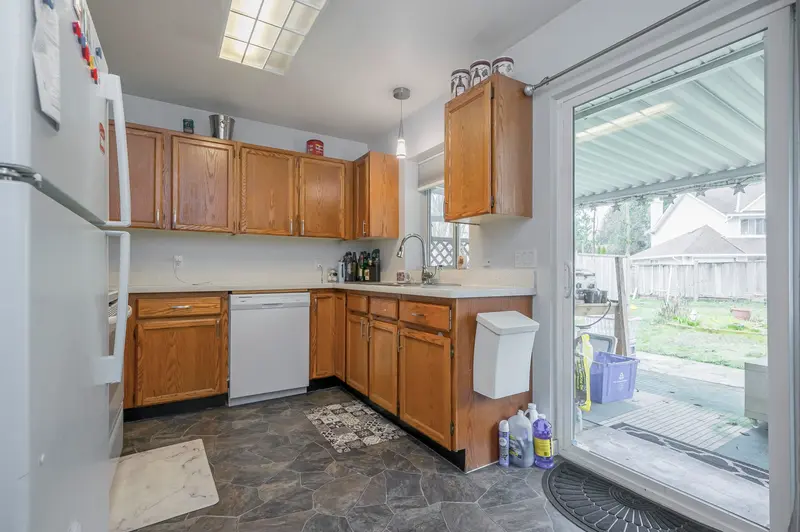 12145 207A STREET - photo 4 of 9