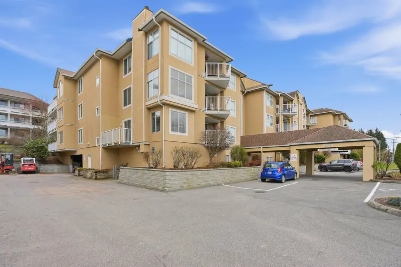 305 2410 EMERSON STREET - photo 4 of 25