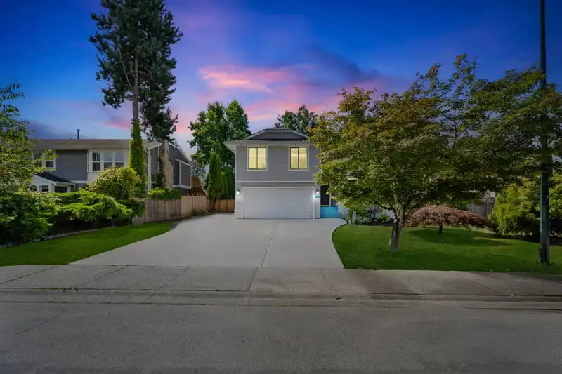 14202 18A AVENUE - photo 3 of 33