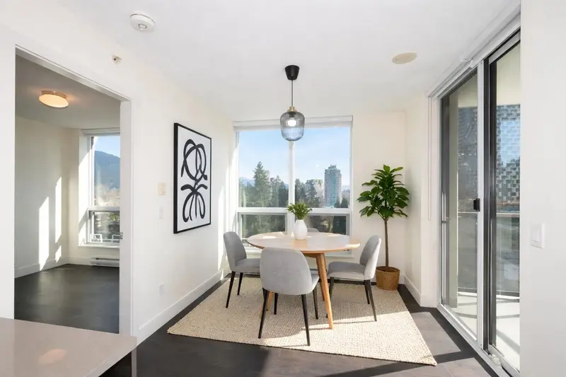 1205 3007 GLEN DRIVE - photo 4 of 25