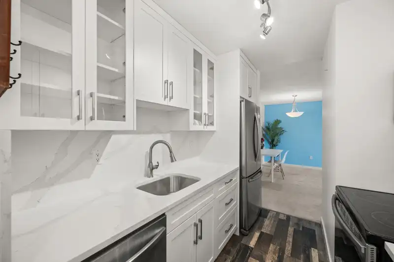 112 1870 E SOUTHMERE CRESCENT - photo 3 of 17