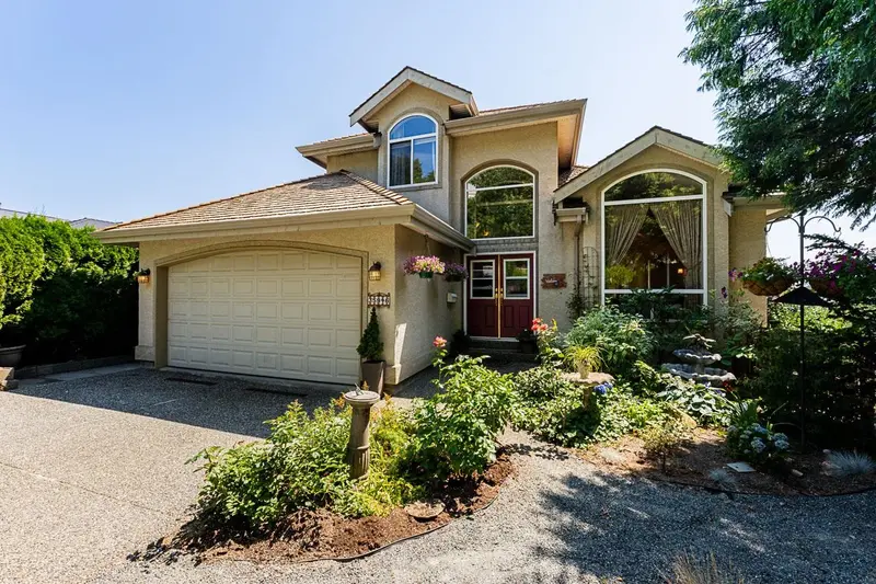 35946 REGAL PARKWAY - photo 2 of 25