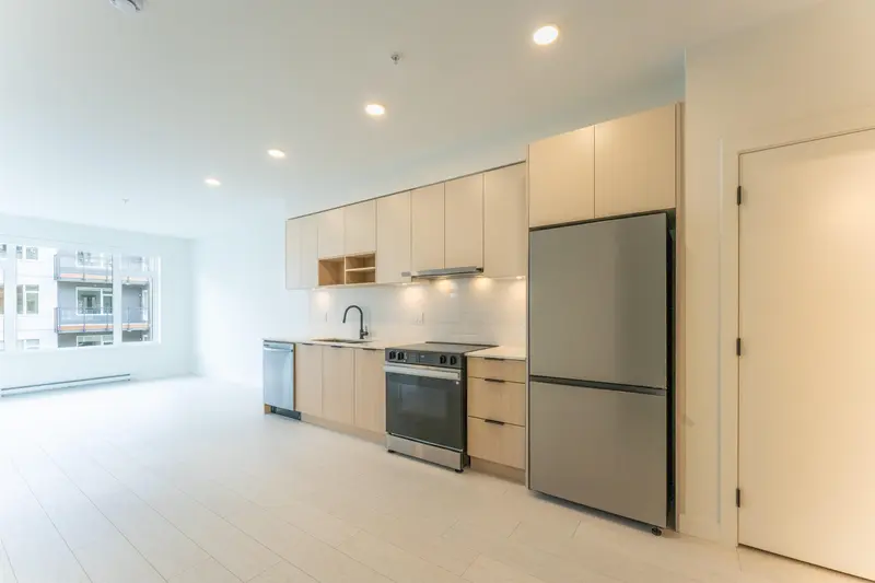 512 10466 138A STREET - photo 2 of 12