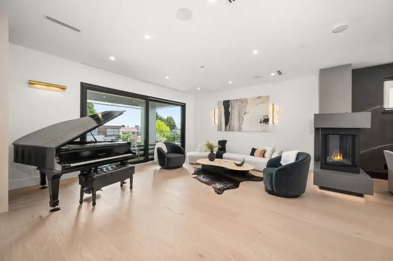 1265 KENT STREET - photo 3 of 40