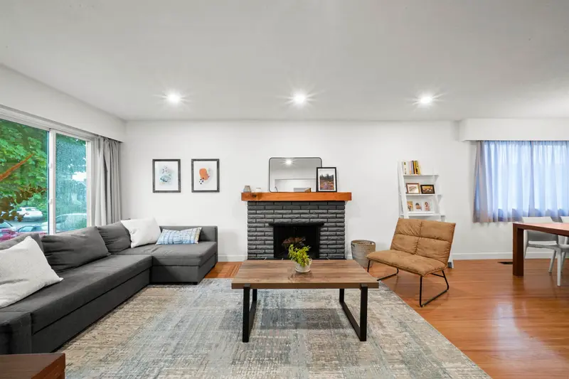 75 SPRINGER AVENUE - photo 4 of 25