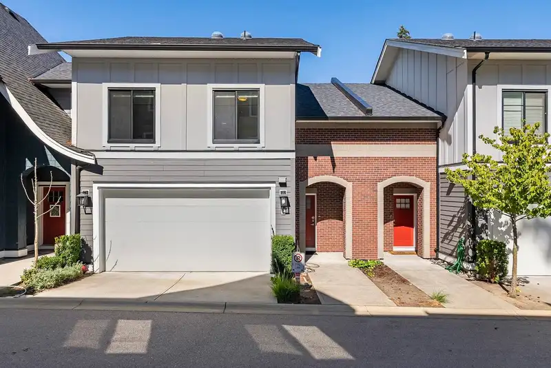 74 15677 28 AVENUE - photo 1 of 35