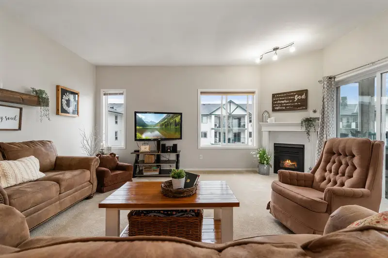 308 9143 EDWARD STREET - photo 3 of 25