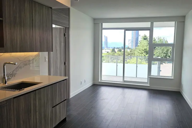 910 13778 100 AVENUE - photo 4 of 25