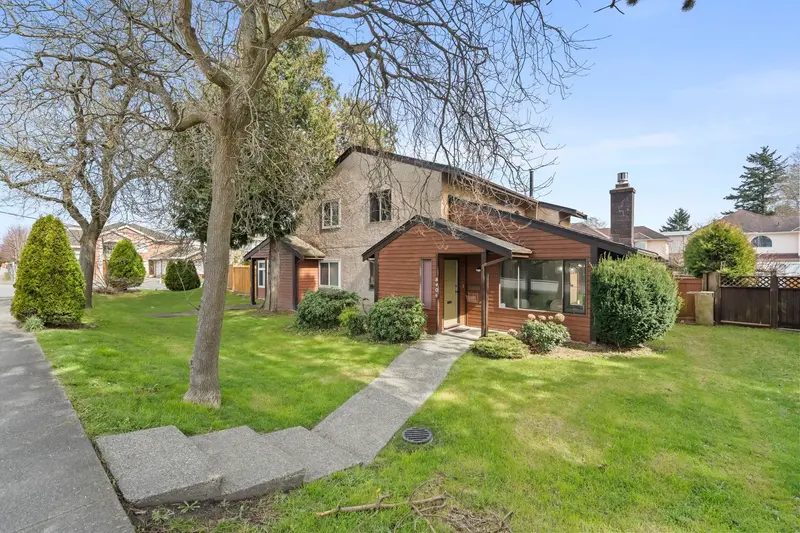 8406 NO. 1 ROAD - photo 1 of 22