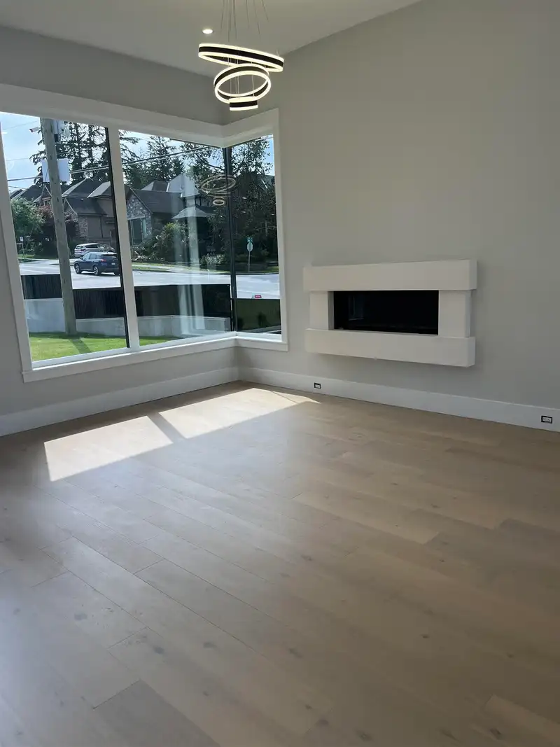 16411 28 AVENUE - photo 4 of 18