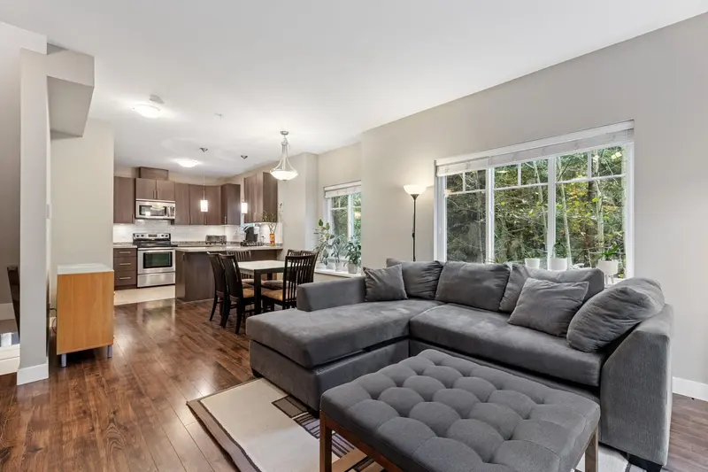 207 3888 NORFOLK STREET - photo 3 of 17