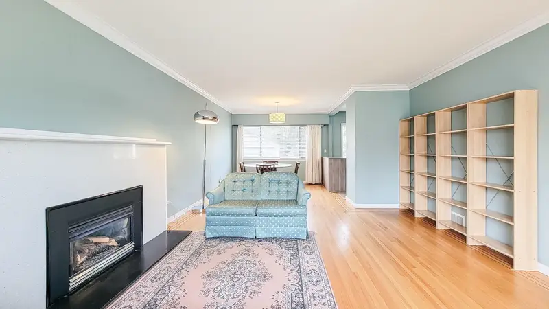 9865 128A STREET - photo 4 of 25