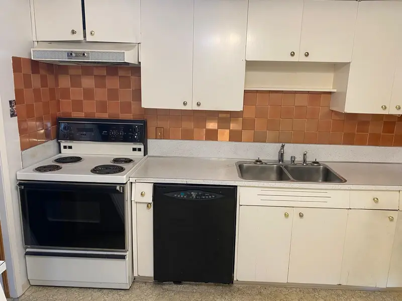 2130 CRAIGEN AVENUE - photo 2 of 10