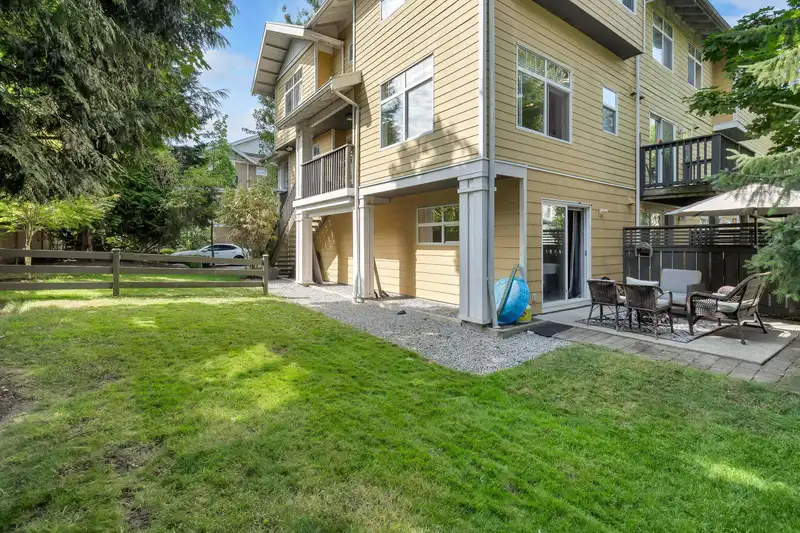 18 15233 34TH AVENUE - photo 3 of 32