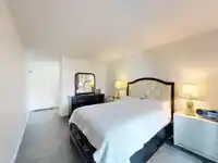 303 15275 19 AVENUE - thumbnail 4