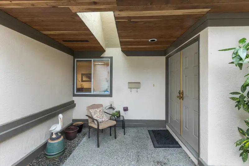 1 12969 17 AVENUE - photo 2 of 30