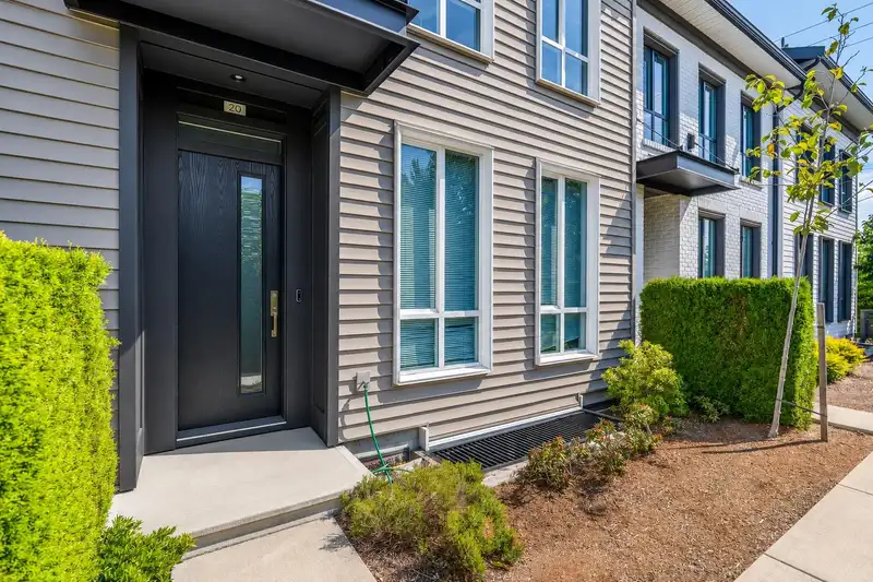 20 15938 27 AVENUE - photo 3 of 38
