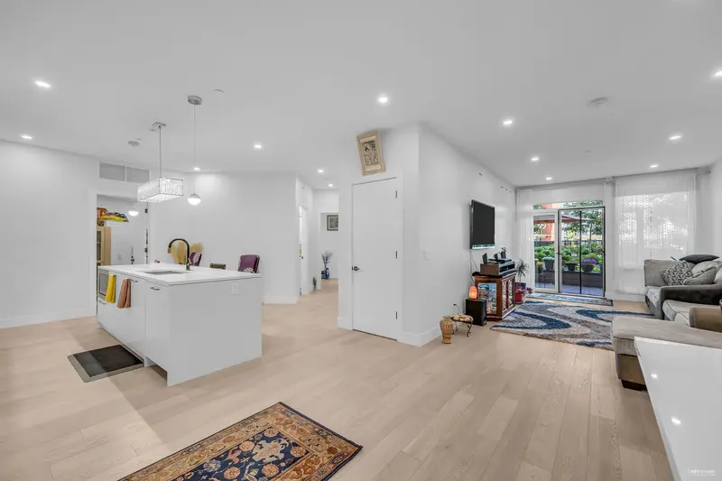 101 20416 PARK AVENUE - photo 1 of 21