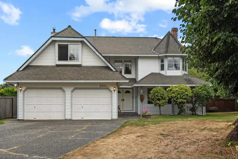2304 151A STREET - photo 1 of 39