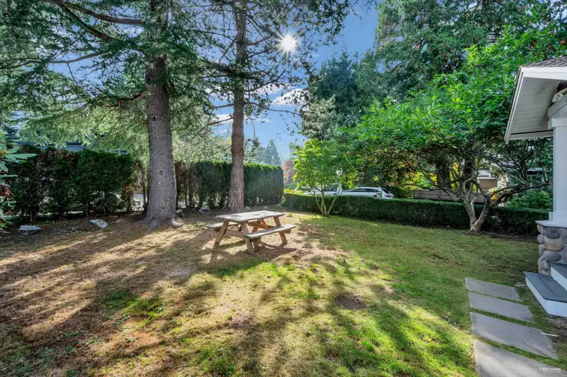 2325 124 STREET - photo 1 of 5