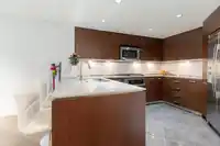 203 2940 KING GEORGE BOULEVARD - thumbnail 5