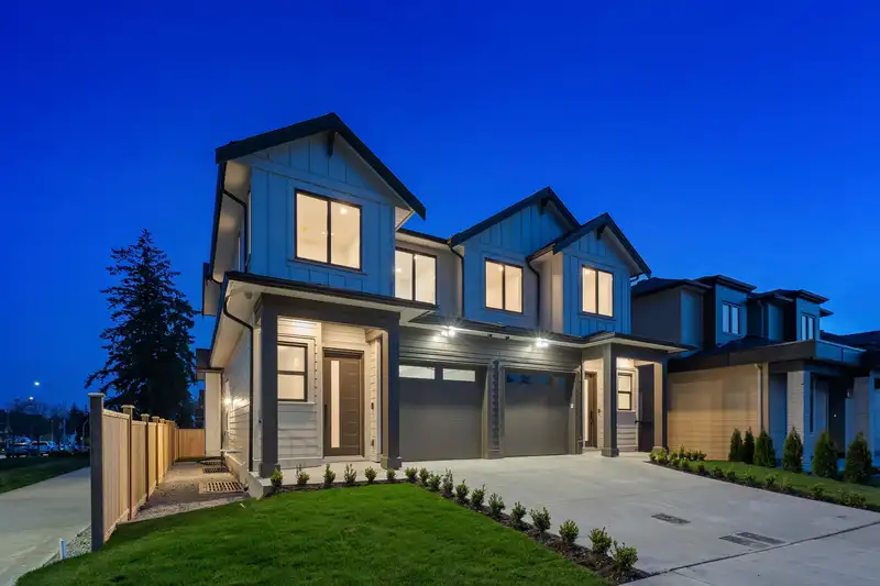 101 16594 22 AVENUE - photo 1 of 40
