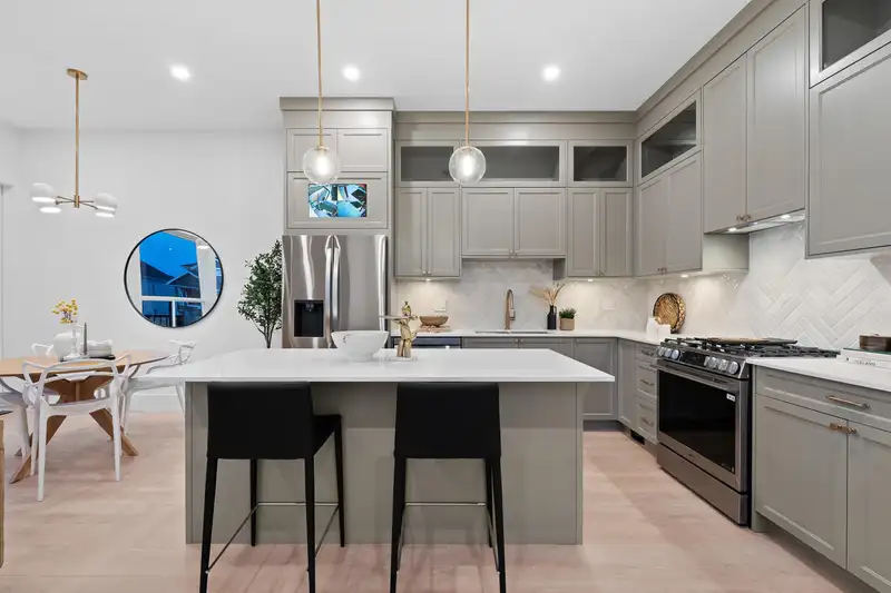 101 16594 22 AVENUE - photo 3 of 40