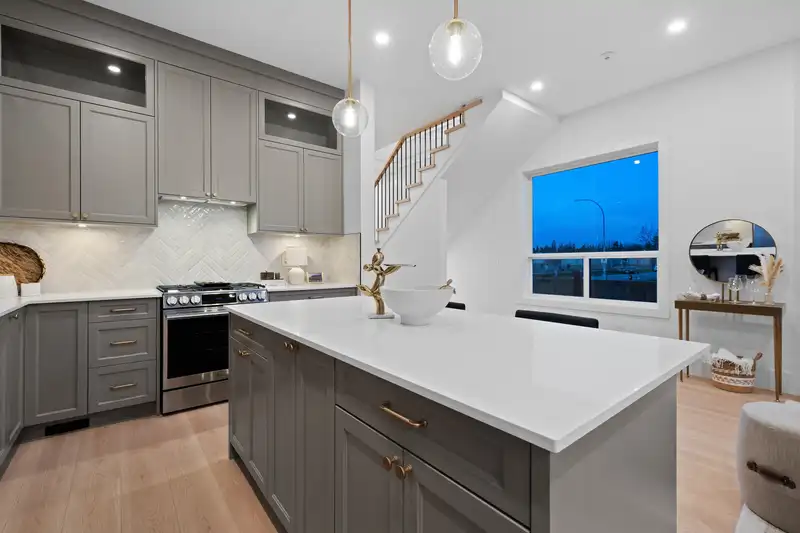 101 16594 22 AVENUE - photo 4 of 40