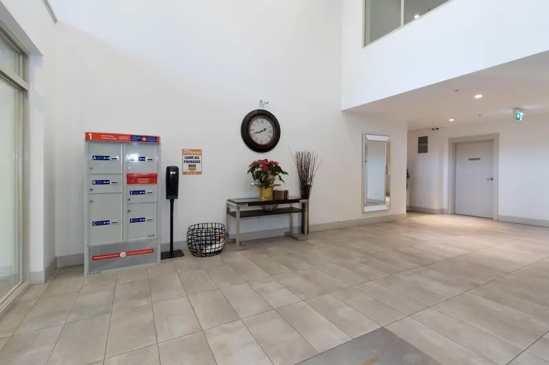 407 2436 KELLY AVENUE - photo 3 of 21