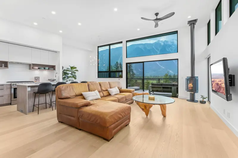 7 4000 SUNSTONE WAY - photo 2 of 25