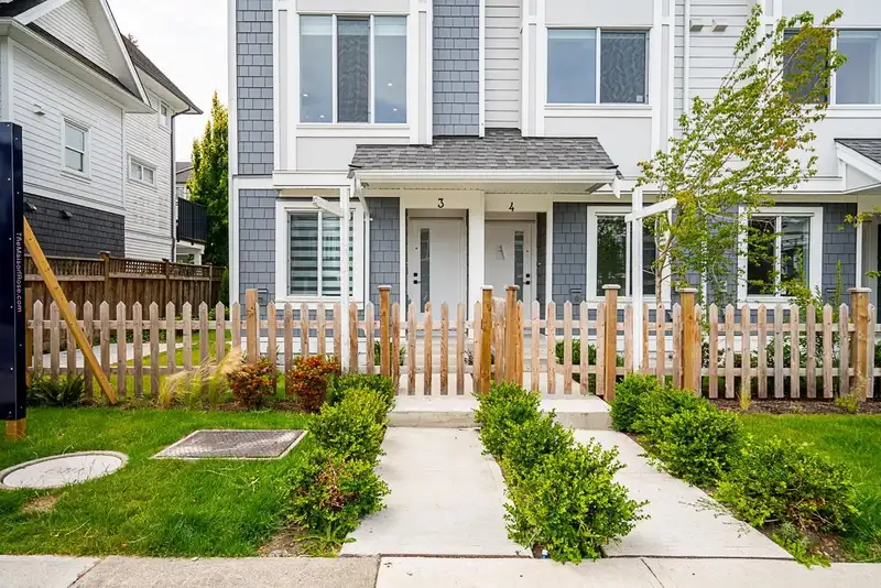 4 2525 156 STREET - photo 1 of 8