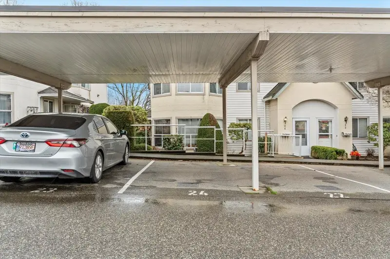 24 3380 GLADWIN ROAD - photo 2 of 25