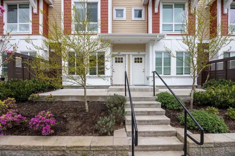 78 16561 17A AVENUE - photo 2 of 32