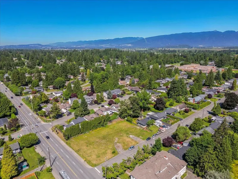 12039 220 STREET - photo 4 of 25