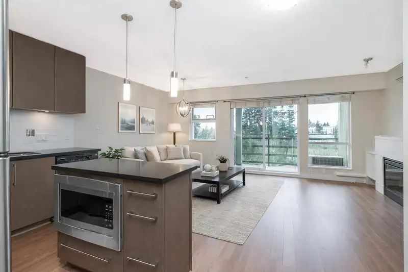 410 15735 CROYDON DRIVE - photo 2 of 22