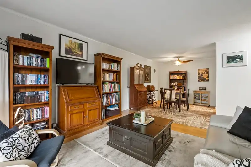 106 1720 SOUTHMERE CRESCENT - photo 3 of 30