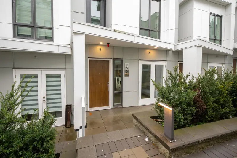 7661 GRANVILLE STREET - photo 2 of 25