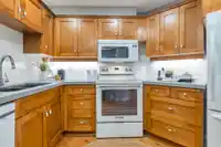 211 15185 22 AVENUE - thumbnail 4