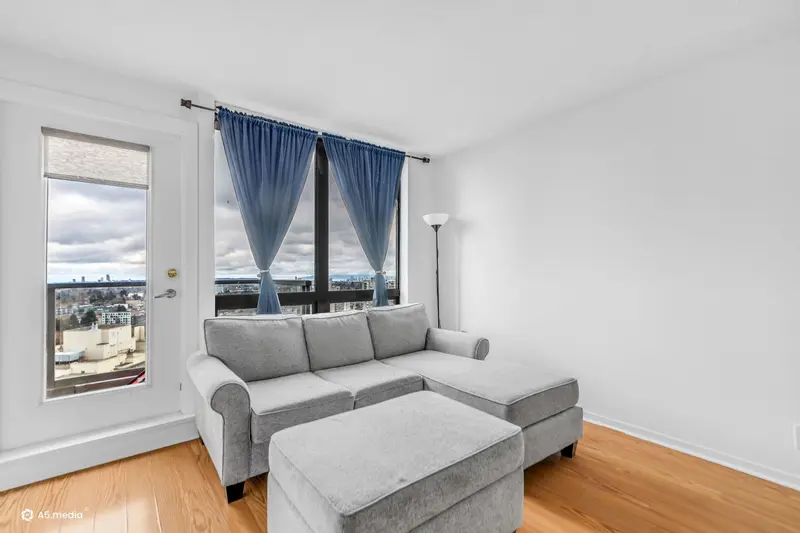 2508 3663 CROWLEY DRIVE - photo 3 of 25