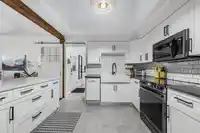 12734 16 AVENUE - thumbnail 2