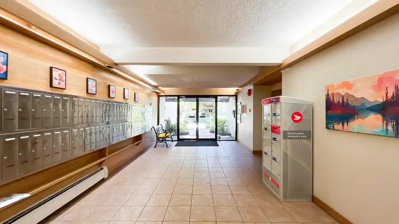 416 1945 WOODWAY PLACE - photo 3 of 23