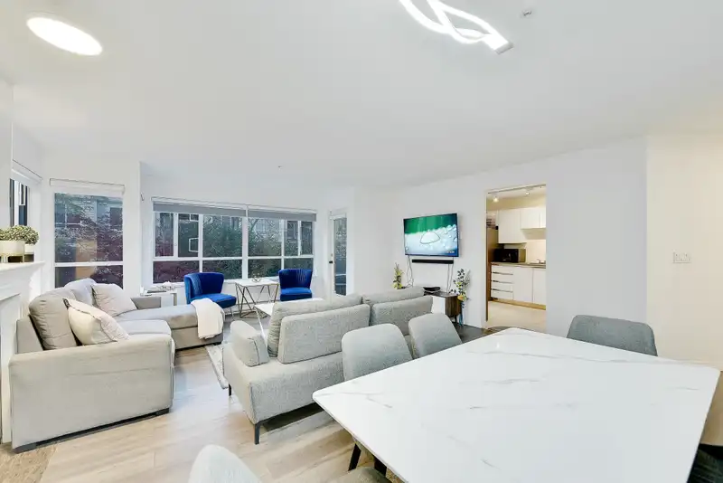 205 15375 17 AVENUE - photo 3 of 29