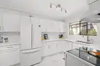 104 1521 BLACKWOOD STREET - thumbnail 11