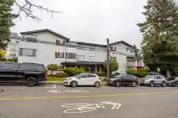 301 1390 MARTIN STREET - thumbnail 1