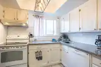 301 1390 MARTIN STREET - thumbnail 13