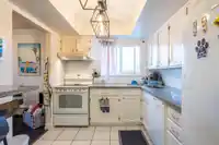 301 1390 MARTIN STREET - thumbnail 10