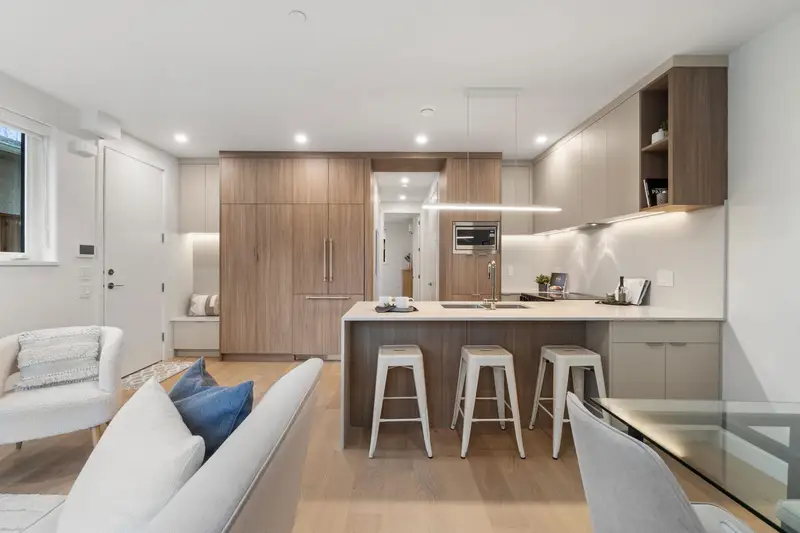 4 4963 CHESTER STREET - photo 2 of 20