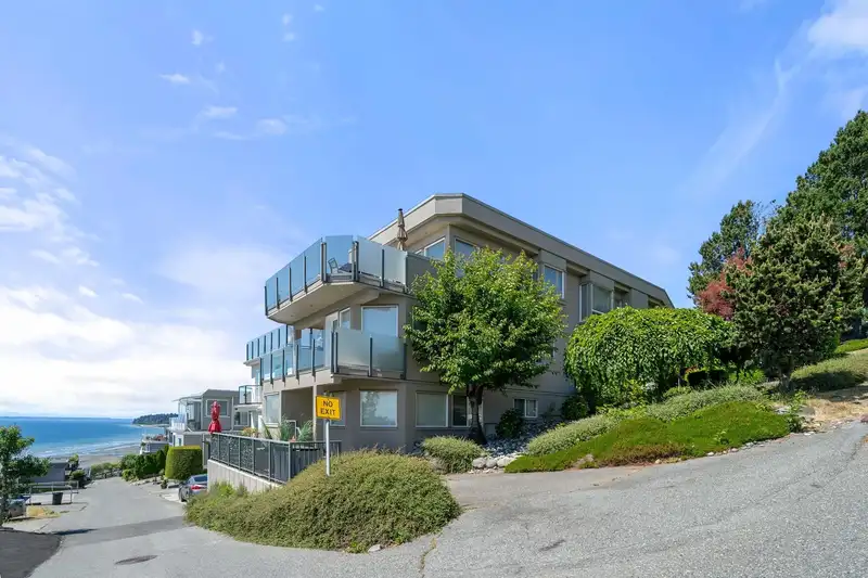 15094 ROYAL AVENUE - photo 2 of 40